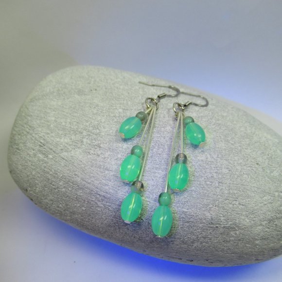 Czech triple fringe UG bead earrings - Picture 5 of 9